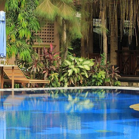Hotel Lusa At Kuta Beach Экстерьер фото